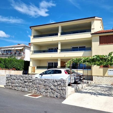 Apartmani Krajinovic Krk Town Extérieur photo