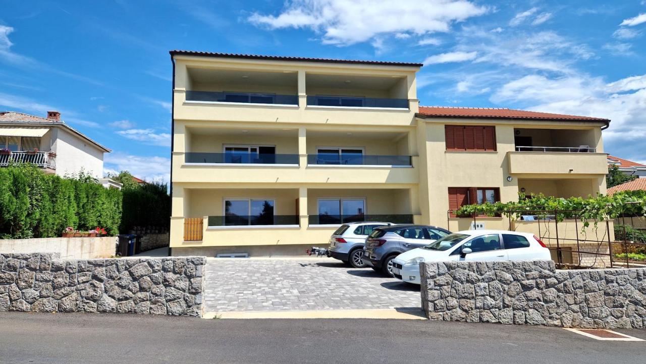 Apartmani Krajinovic Krk Town Extérieur photo