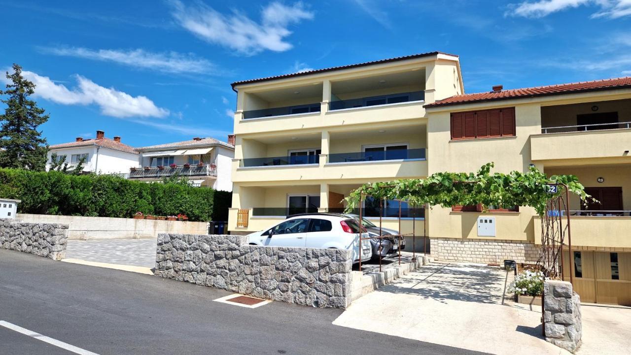 Apartmani Krajinovic Krk Town Extérieur photo