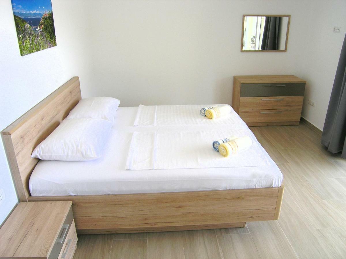 Apartmani Krajinovic Krk Town Extérieur photo