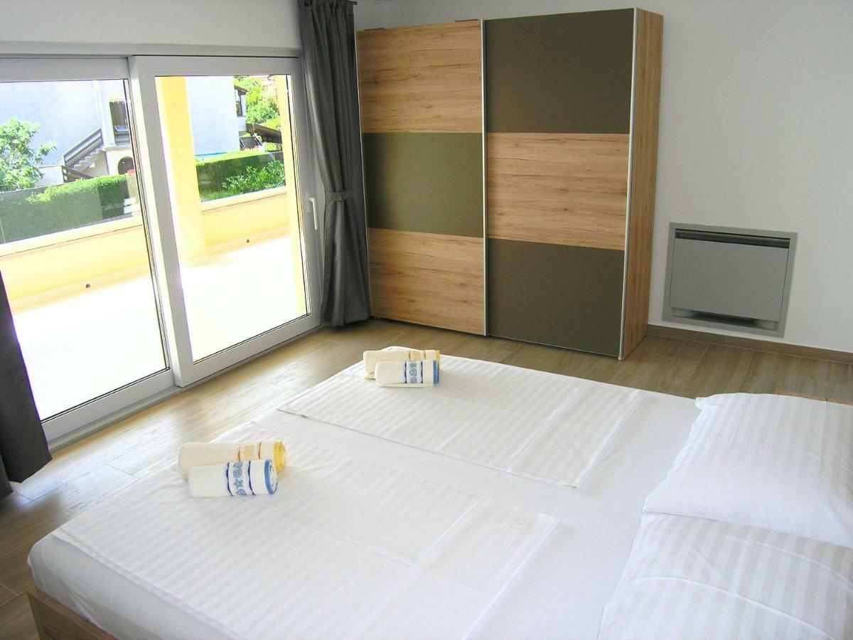 Apartmani Krajinovic Krk Town Extérieur photo