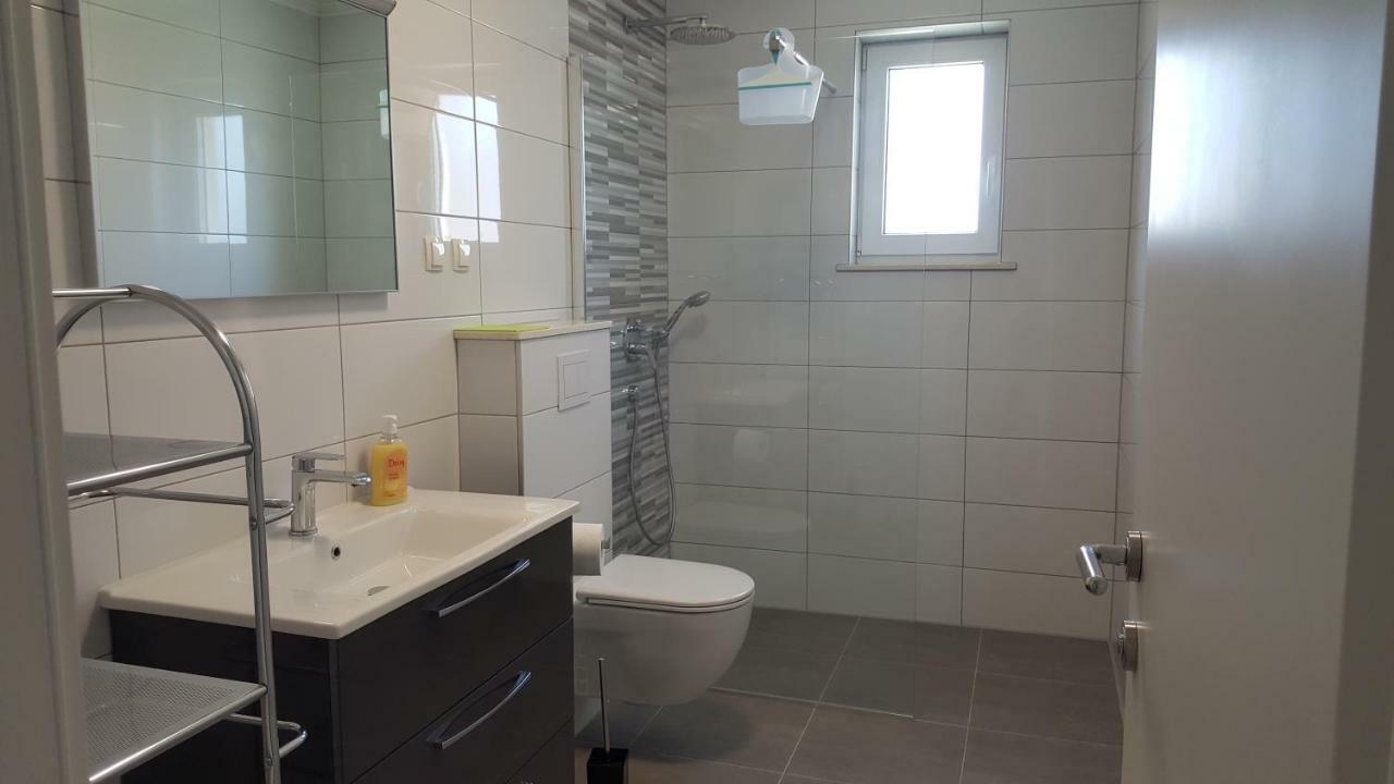 Apartmani Krajinovic Krk Town Extérieur photo