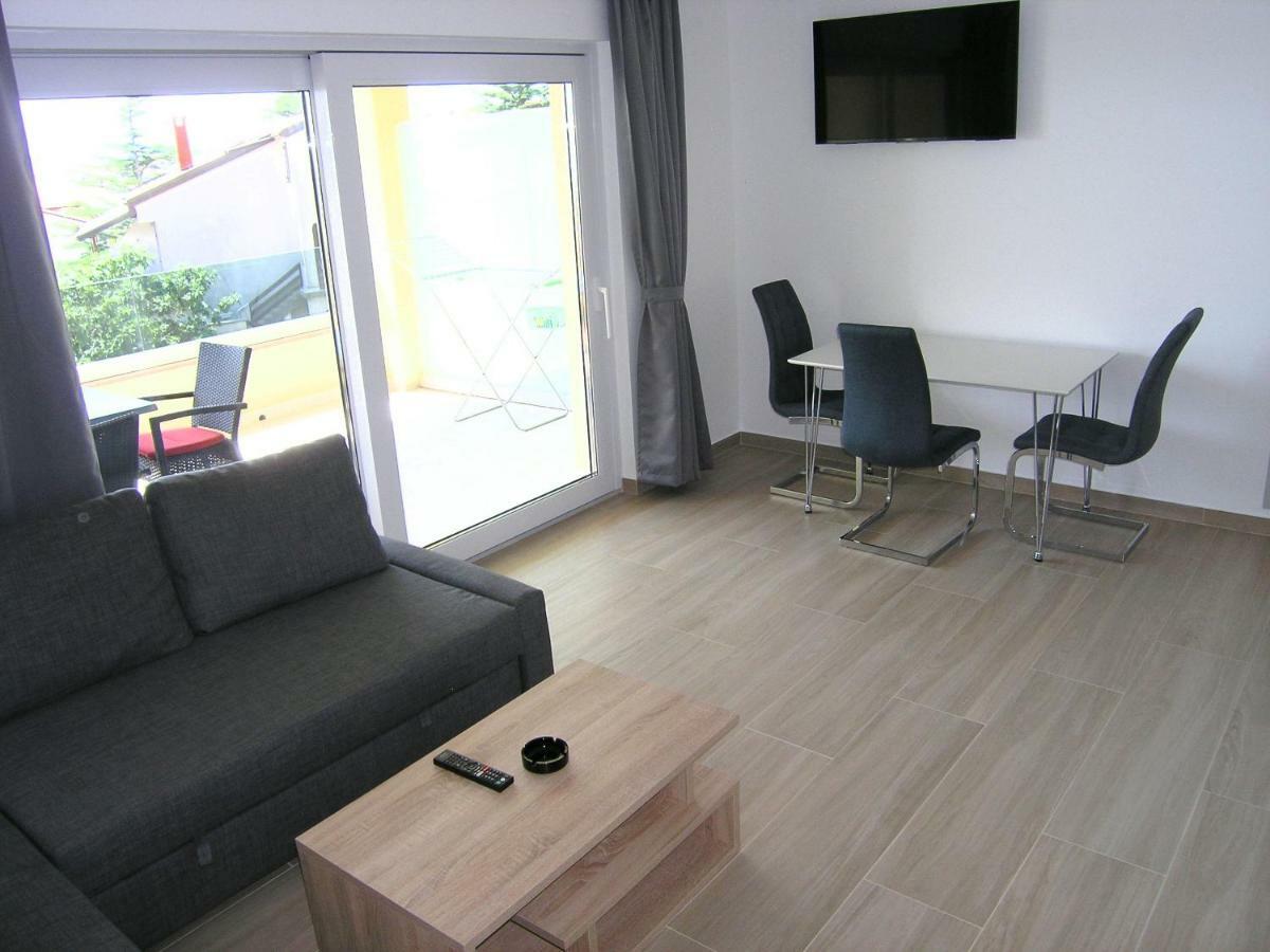 Apartmani Krajinovic Krk Town Extérieur photo